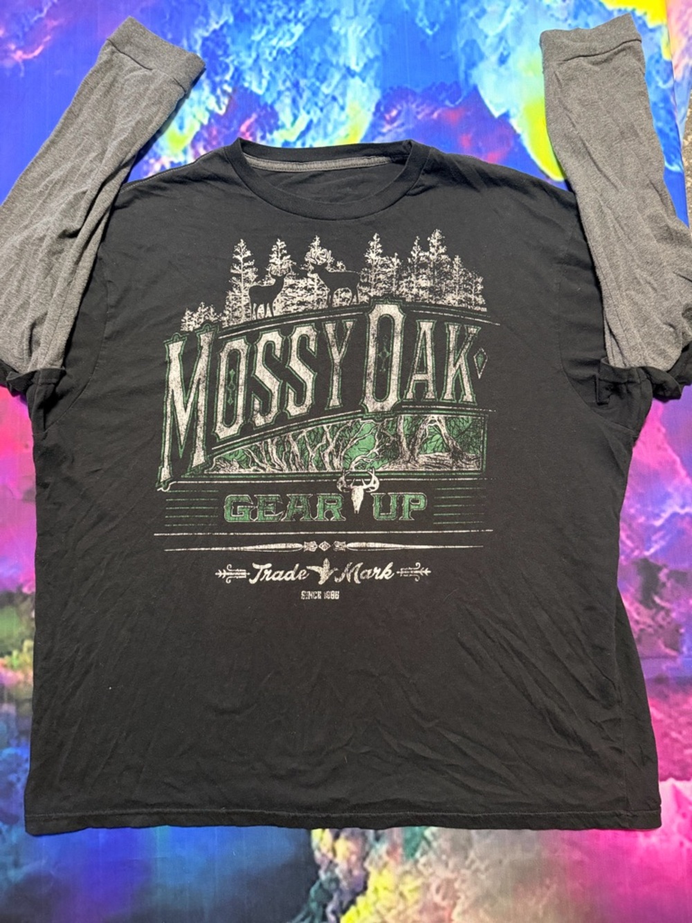 Mossy Oak Black Long-Sleeve Graphic Tee with Gray Sleeves